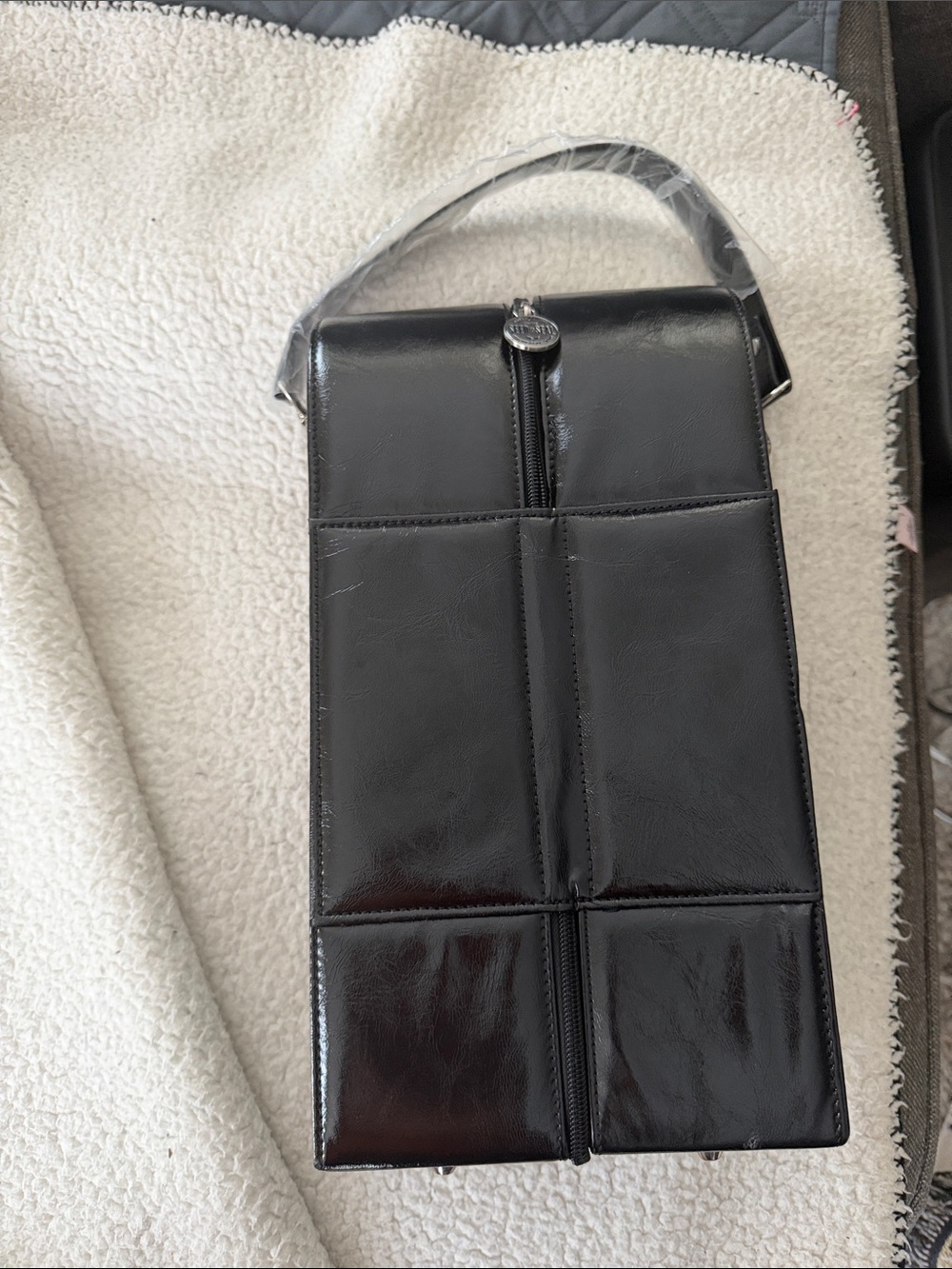 Black Men's Leather Top-Handle Bag carrier